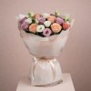Букет кустовой розы и эустомы